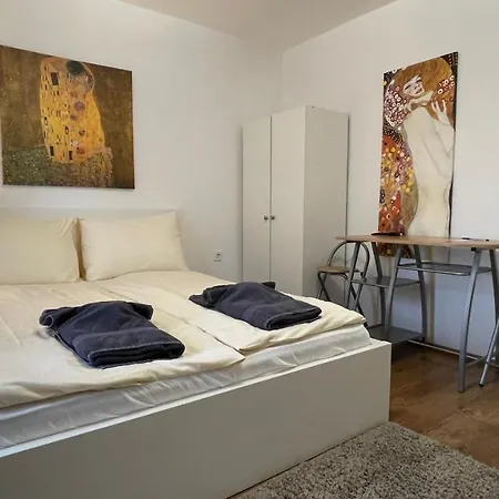 CITY Apartmanház Balatonföldvár Apartamento *
